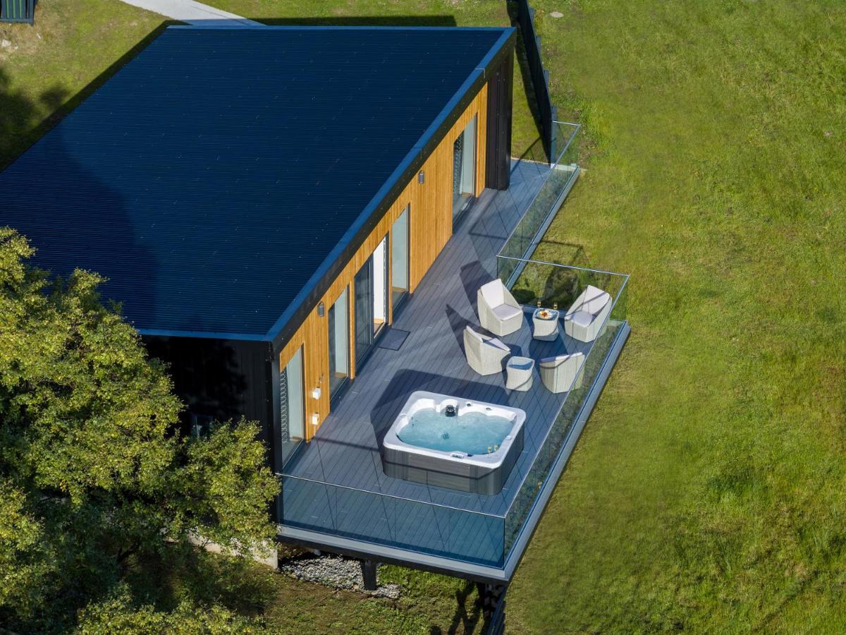 Birches Lodge With Hot Tub Dundonnell Exterior photo